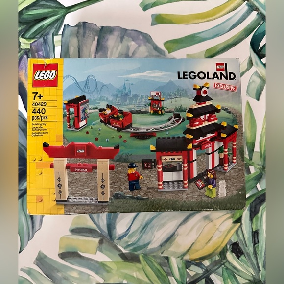 Lego - Legoland Ninjago World NWT - Picture 5 of 6